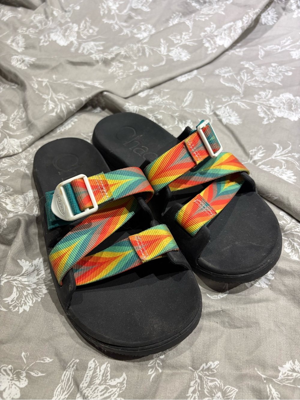 Chaco chillos slides sandals rainbow black 9